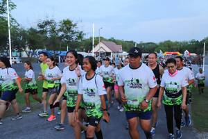 BIB: 
                            <button type="button" onclick="openModal(3627537)" class="btn btn-primary btn-sm float-right btn-popup" data-toggle="modal" data-target=".modal-high-quality">
                        <i class="fas fa-shopping-cart"></i> Add to Cart
                    </button>
                                            <button type="button" onclick="isThisMe(3627537, true)" class="btn btn-success btn-sm float-right btn-popup btn-isme hidden" data-toggle="tooltip" data-placement="bottom" title="นี่คือรูปของคุณใช่ไหม คลิกที่นี่เพื่อเอาเข้าอัลบั้ม">
                        <i class="fas fa-plus"></i> Add to album
                    </button>
                    <button type="button" onclick="isThisMe(3627537, false)" class="btn btn-warning btn-sm float-right btn-popup btn-isnotme hidden">
                        <i class="fas fa-ban"></i> Remove from album
                    </button>